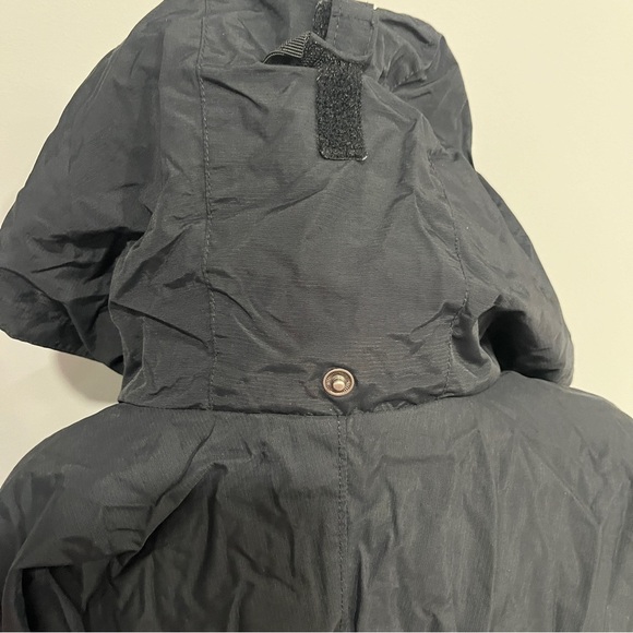 Columbia Hooded Black and Gray Ski/Snowboard Jacket with Reflective Strips - Picture 8 of 9
